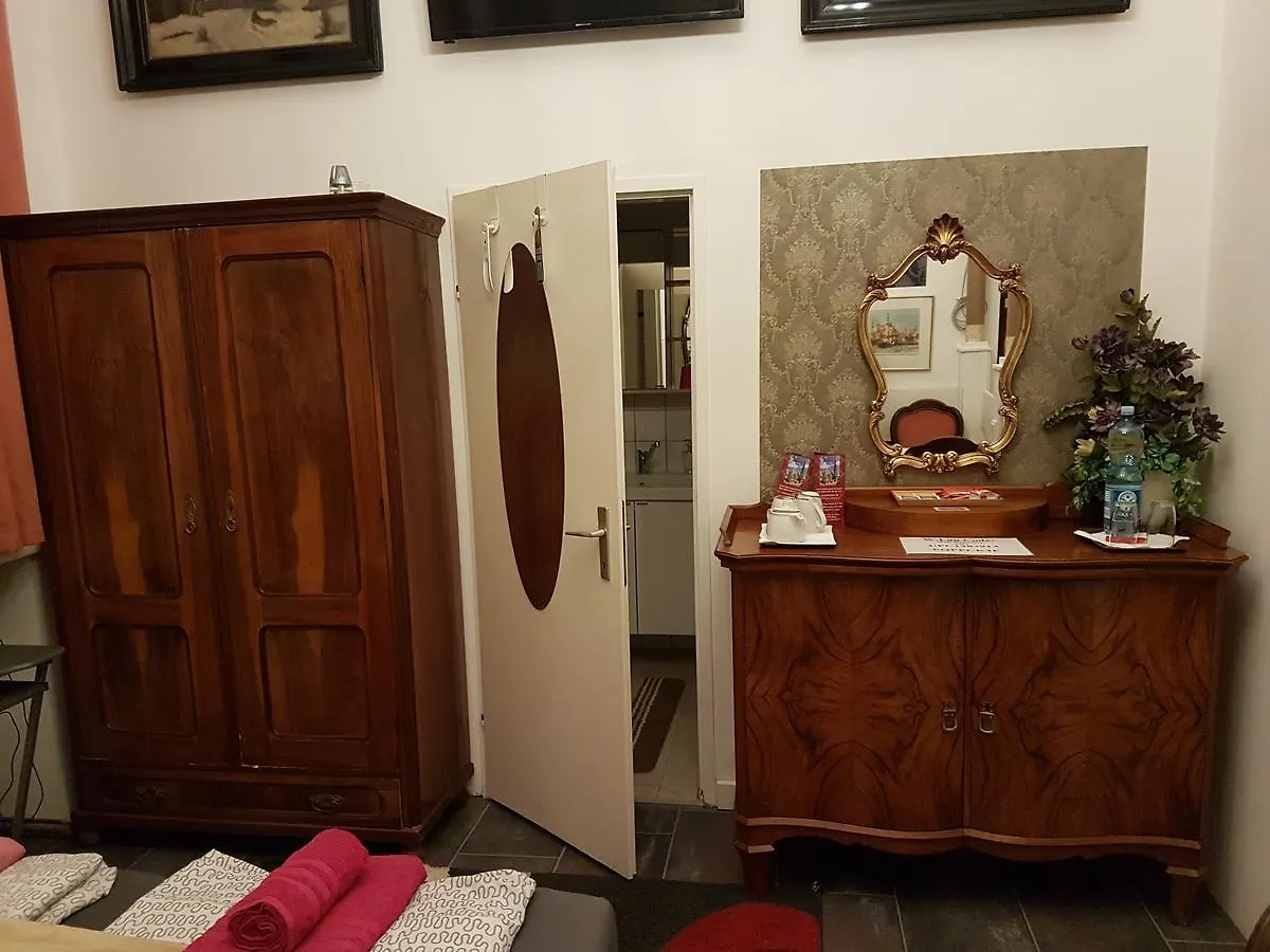 Guest house Guestroom Vip - Smoking Allowed Vienna