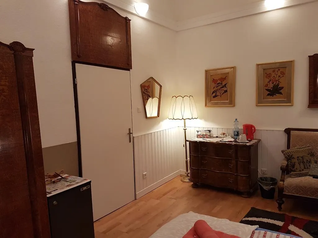 Guest house Guestroom Vip - Smoking Allowed Vienna