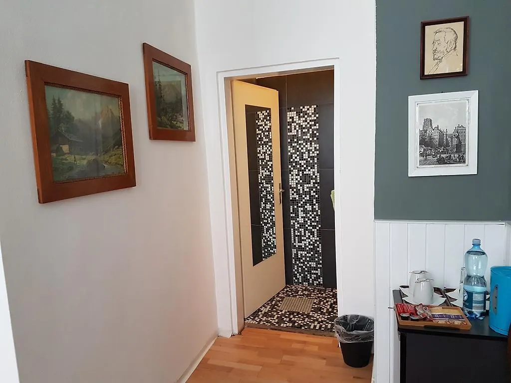 Guestroom Vip - Smoking Allowed Vienna 0*,  Austria