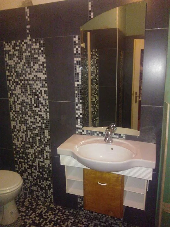 Guestroom Vip - Smoking Allowed Vienna 0*,  Austria