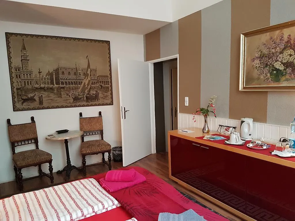Guestroom Vip - Smoking Allowed Vienna 0*,  Austria