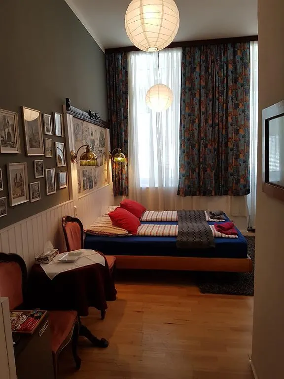 Guestroom Vip - Smoking Allowed Vienna 0*,  Austria