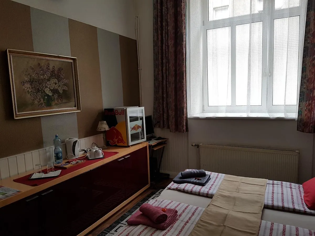 Guestroom Vip - Smoking Allowed Vienna 0*,  Austria
